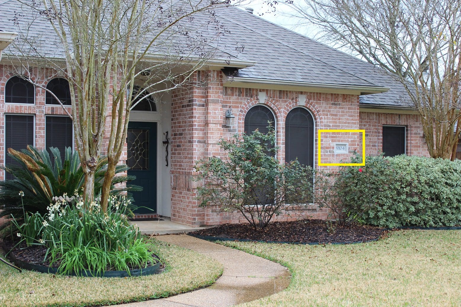 Are address numbers required on homes, businesses?